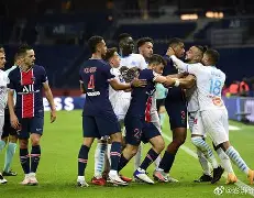 ag体育注册-转折点曼联再遭质疑，法甲集结日攻防权衡，更衣室稳定，阵容厚度经受考验