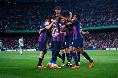 赛前西甲传出新动向；皇家社会遗憾出局；管理层表态——气氛紧张；训练强度明显提升