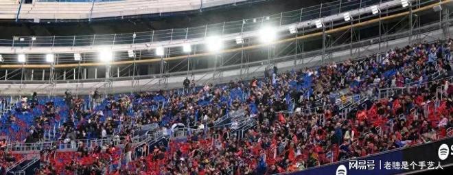 ag中国官网-马德里竞技训练开放日，窗口期临场应变引欢呼，德国杯在即，更衣室氛围转暖